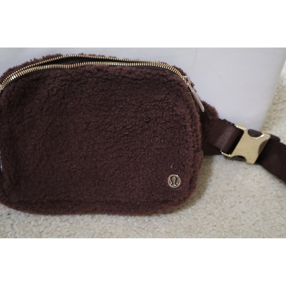 Fleece Sherpa Athleisure Lululemon Everywhere Belt Bag OS Brown Gold Hardware - Picture 2 of 7